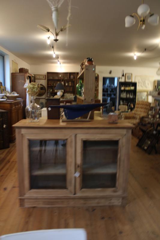 Low 20th-century display case