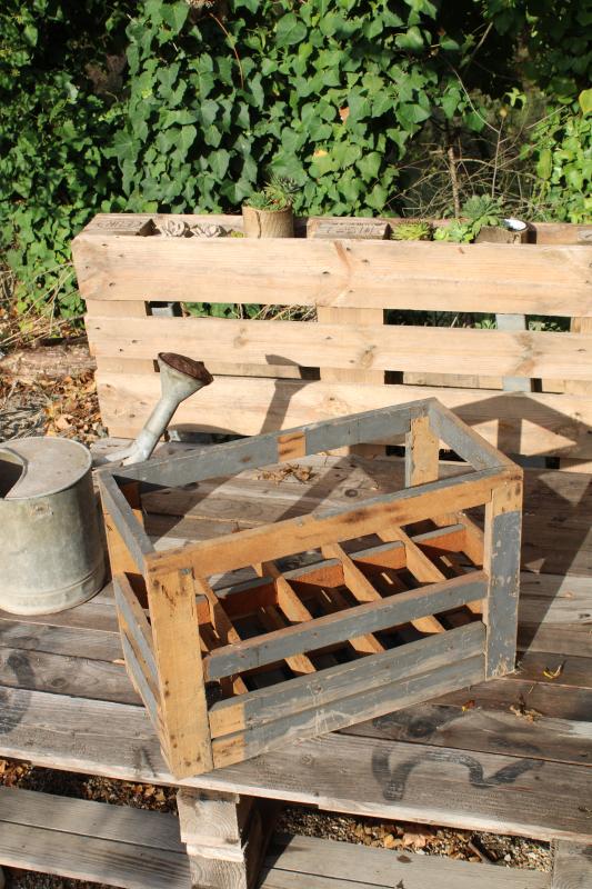 Wooden bottle rack 