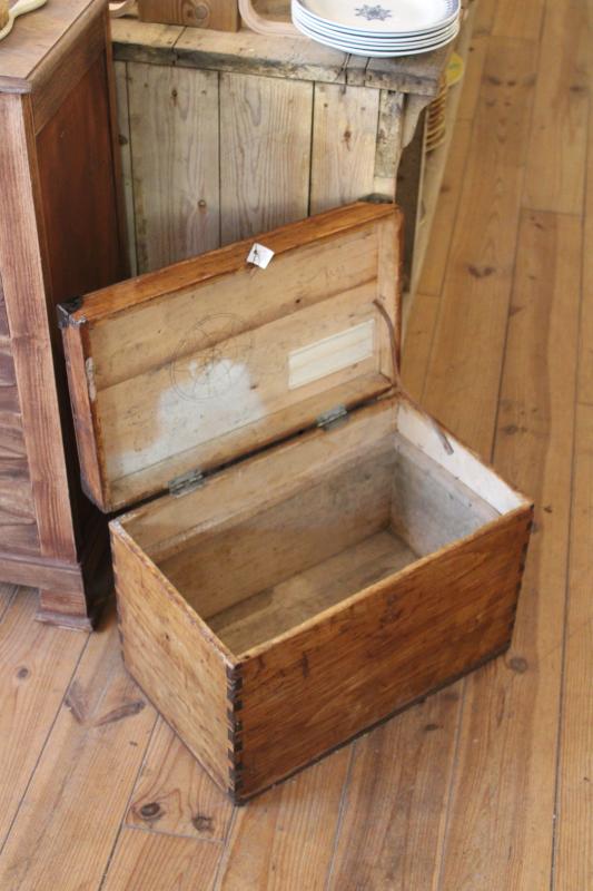 Wooden box 